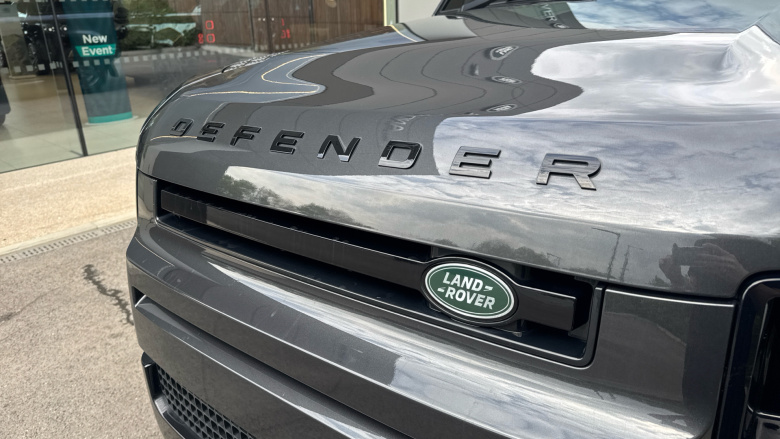 Land Rover Defender 3.0 D250 X-Dynamic HSE 90 3dr Auto Diesel Estate